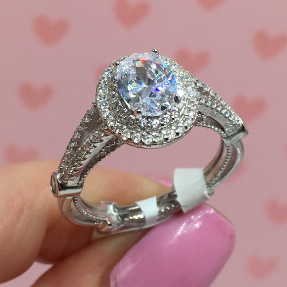 Jewelry - 18k white gold oval wedding engagement ring 2 ct